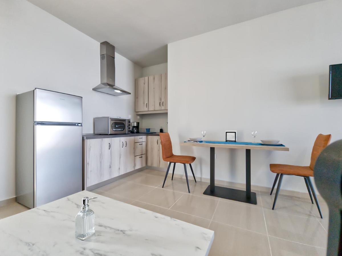 Epipleon Luxury Suites -105- Δωμάτιο 35Τμ Με Βεράντα 35Τμ Μπροστά Στη Θάλασσα Nafpaktos Exterior foto
