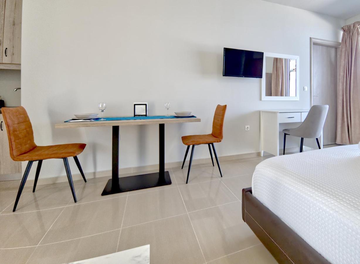 Epipleon Luxury Suites -105- Δωμάτιο 35Τμ Με Βεράντα 35Τμ Μπροστά Στη Θάλασσα Nafpaktos Exterior foto